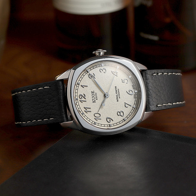 ROYAL SMITH 90-008 Silver case with silver indices dial