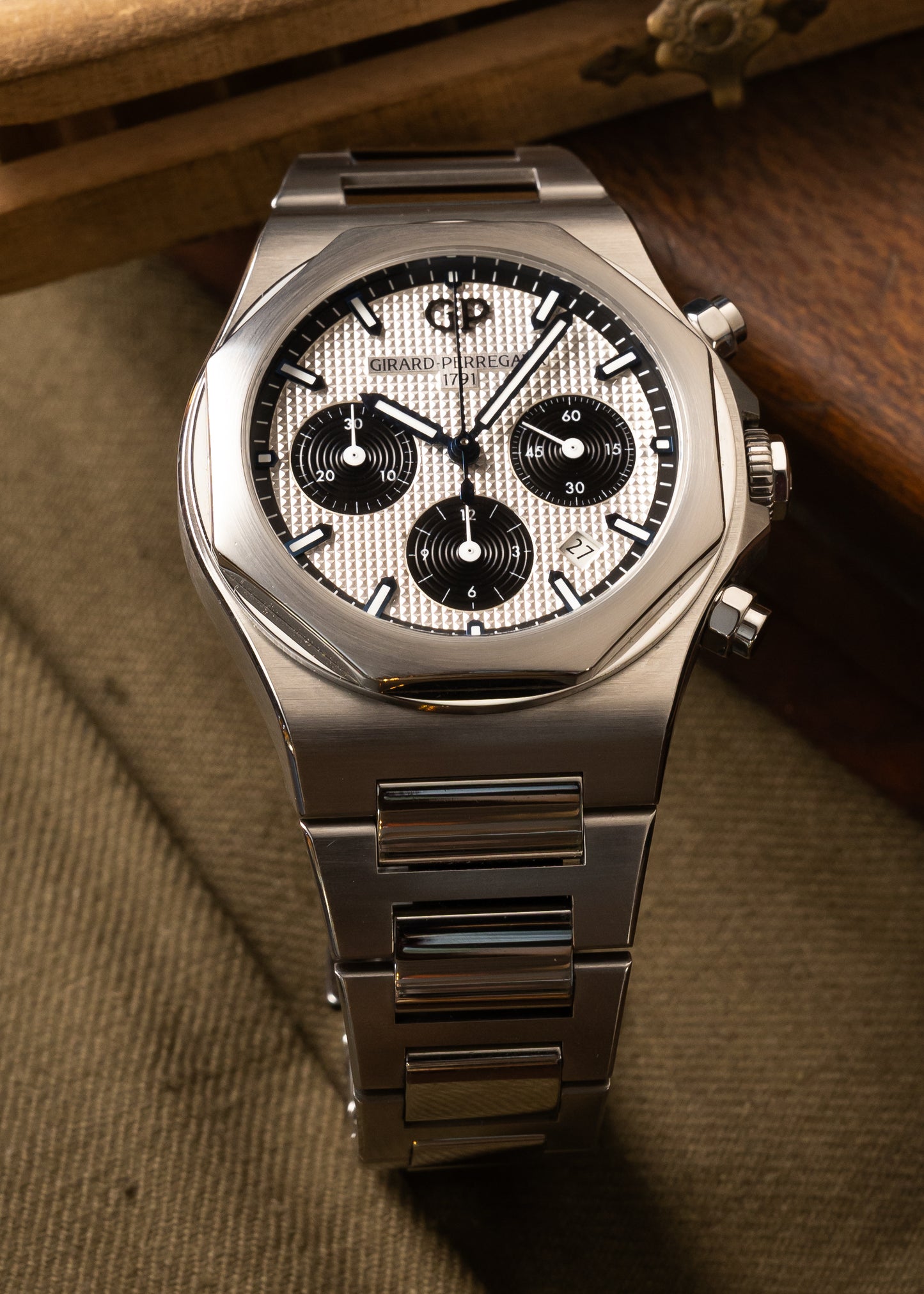 Girard Perregaux Laureato Chronograph