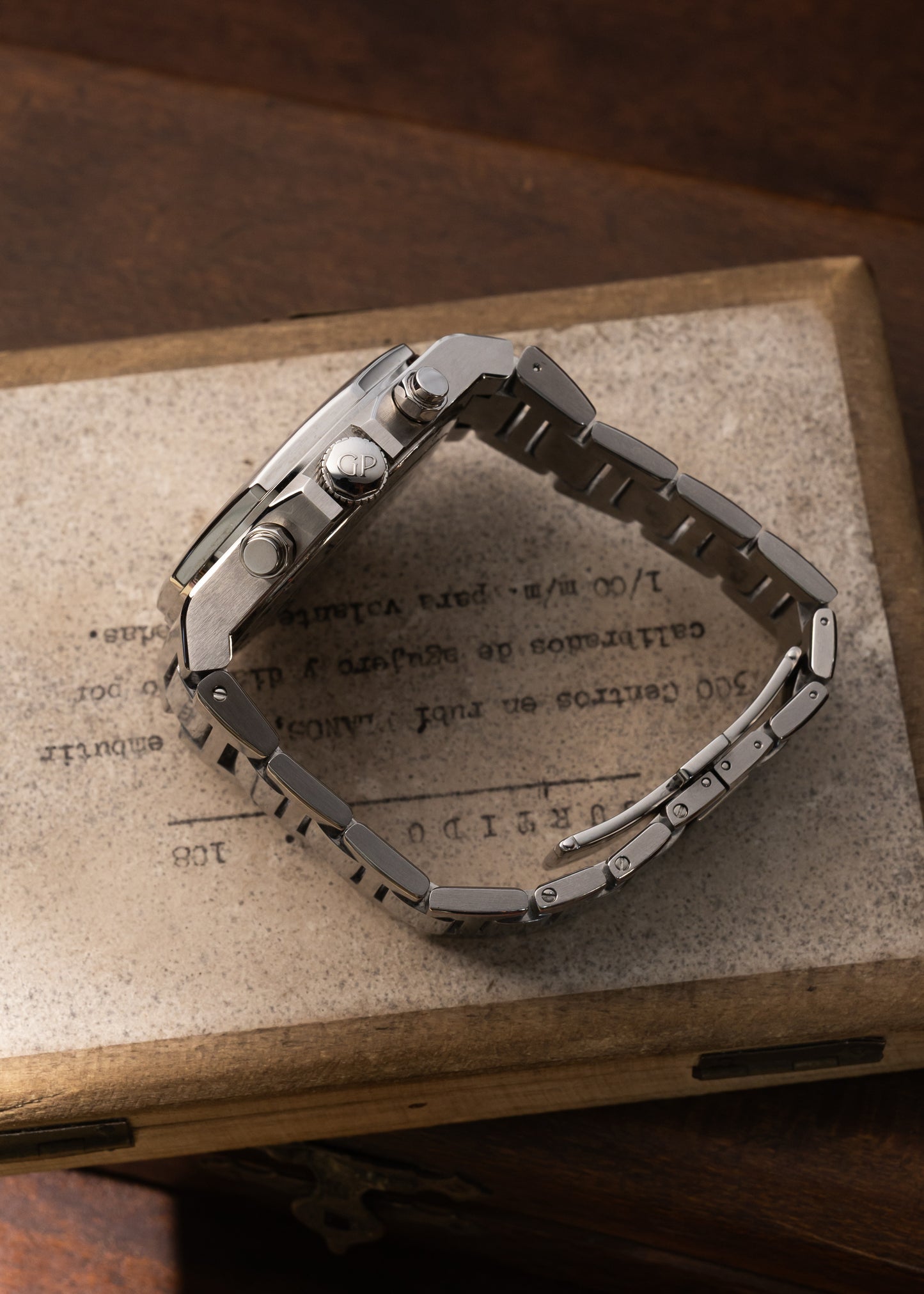 Girard Perregaux Laureato Chronograph