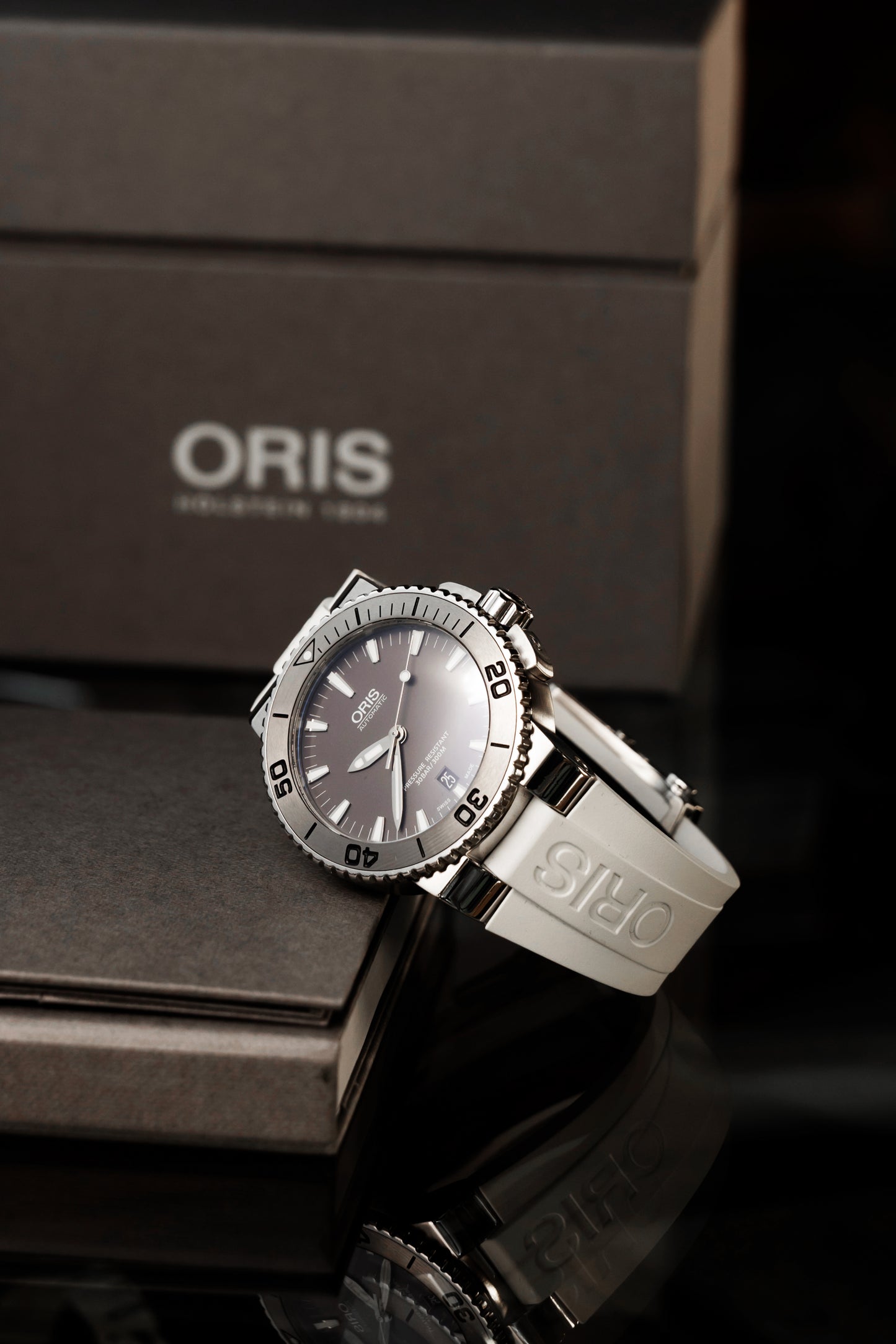 Oris Aquis Date