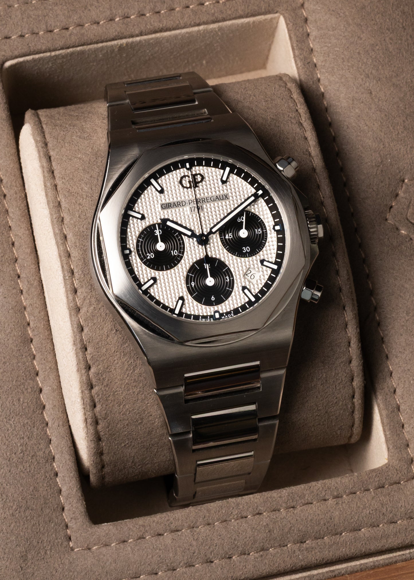 Girard Perregaux Laureato Chronograph