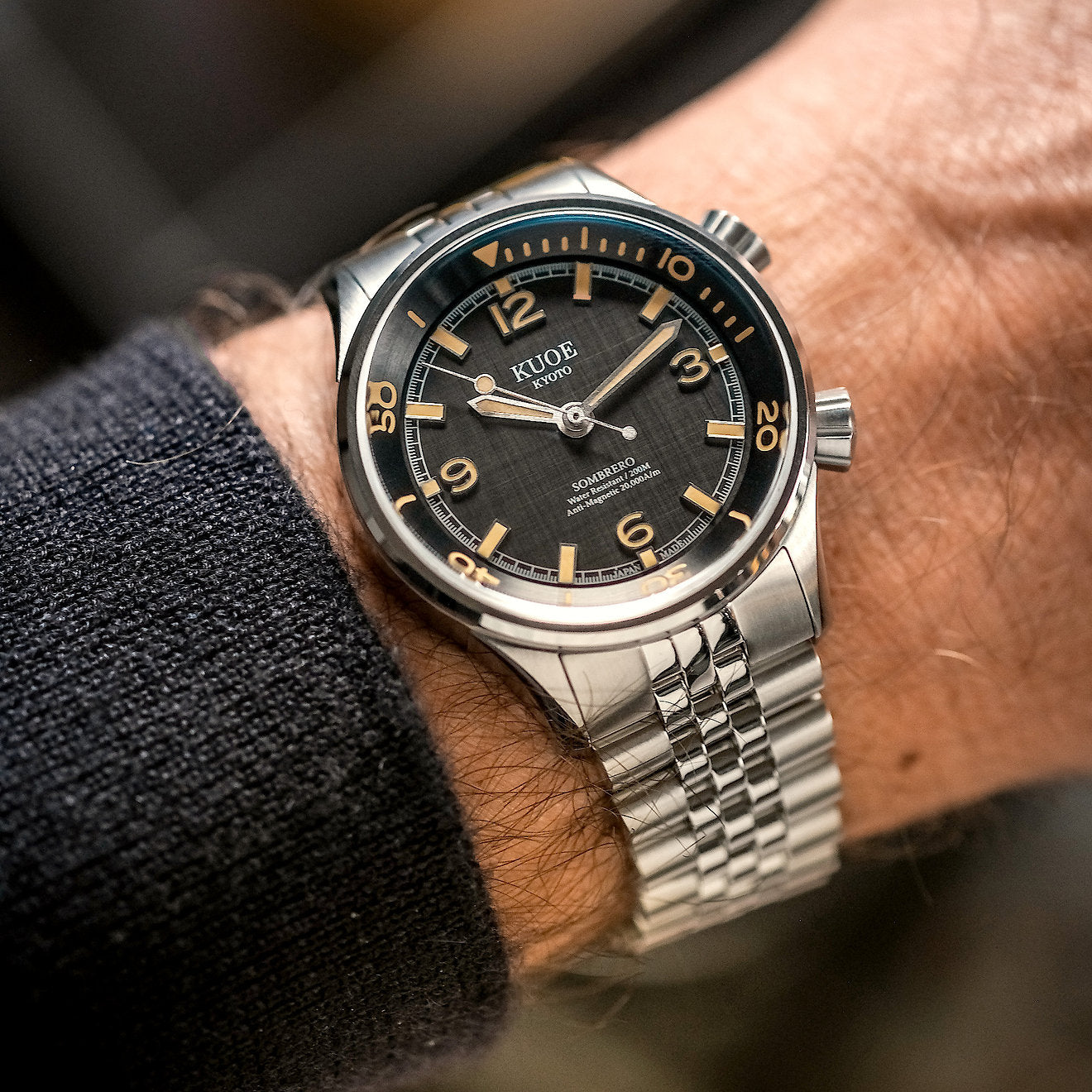 SOMBRERO 90-011, Black Linen Textured Dial