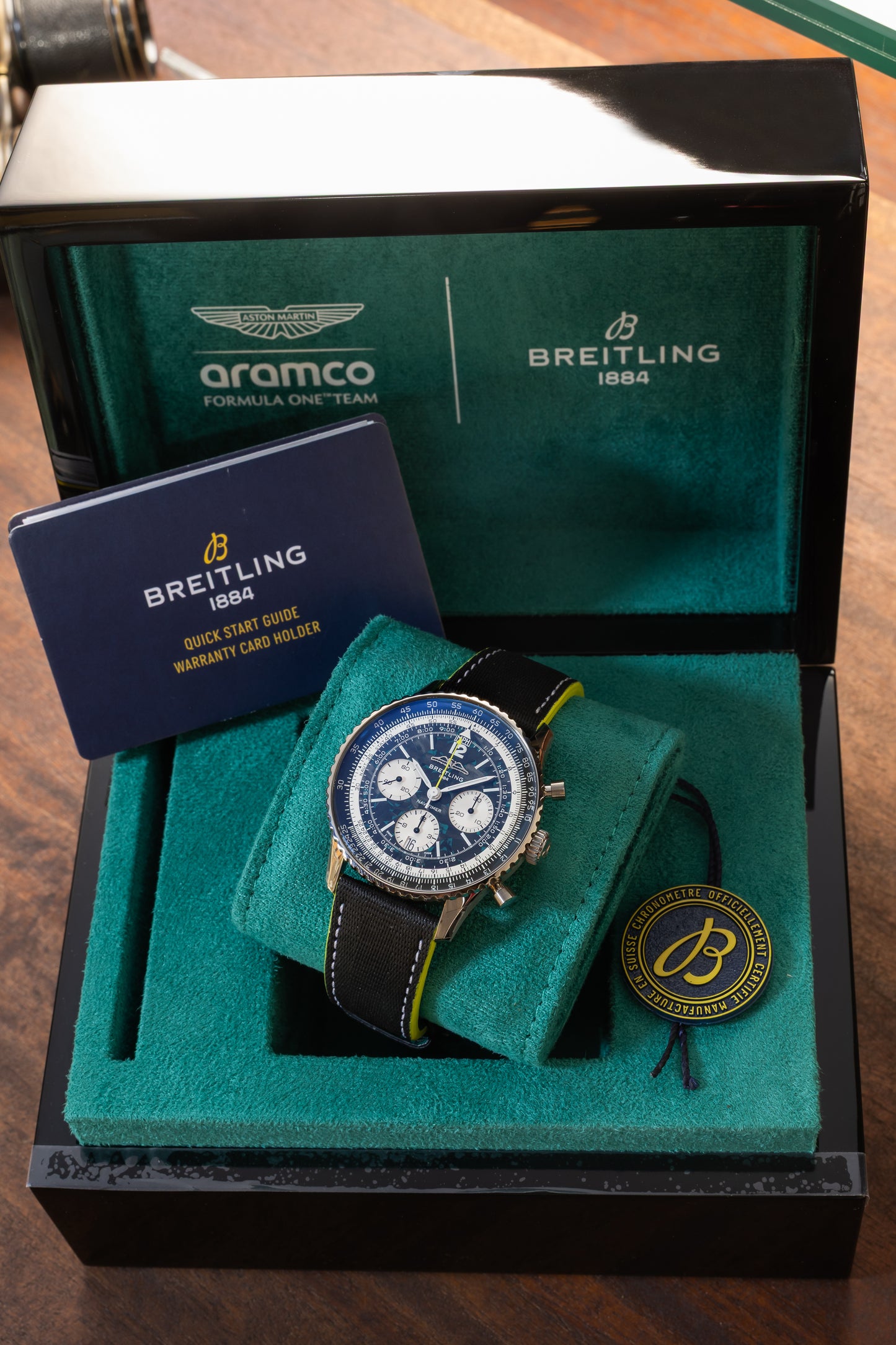 Breitling Navitimer B01 Chronograph 43 Aston Martin ARAMCO FORMULA ONE™ TEAM