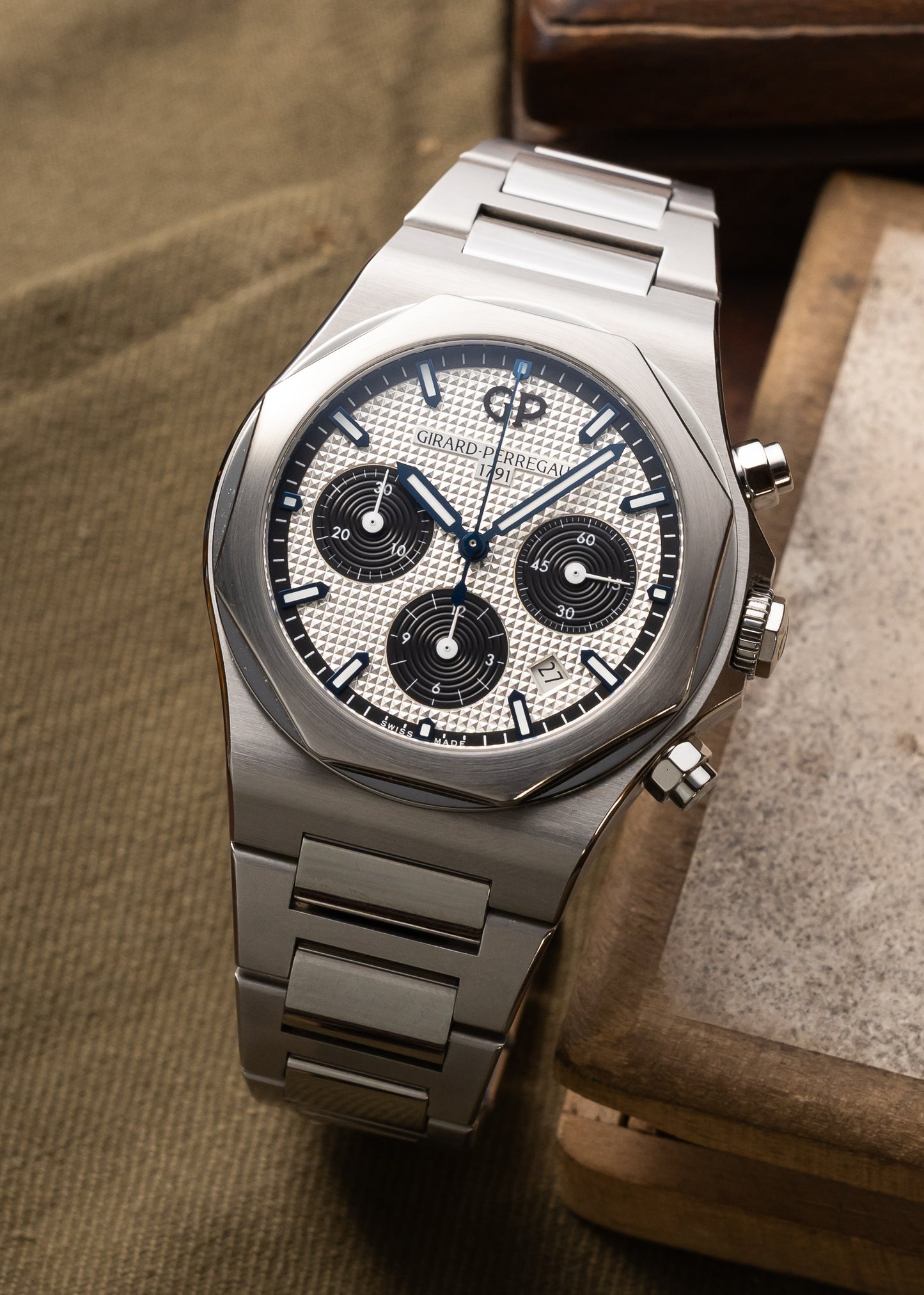 Girard Perregaux Laureato Chronograph
