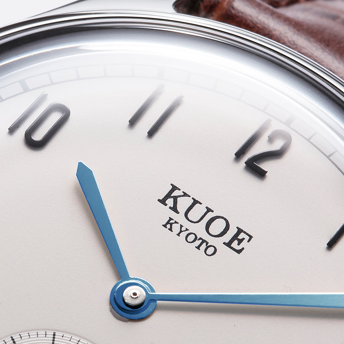 OLD SMITH 90-001 Cream dial with Blue hands and stainless steel bracelet