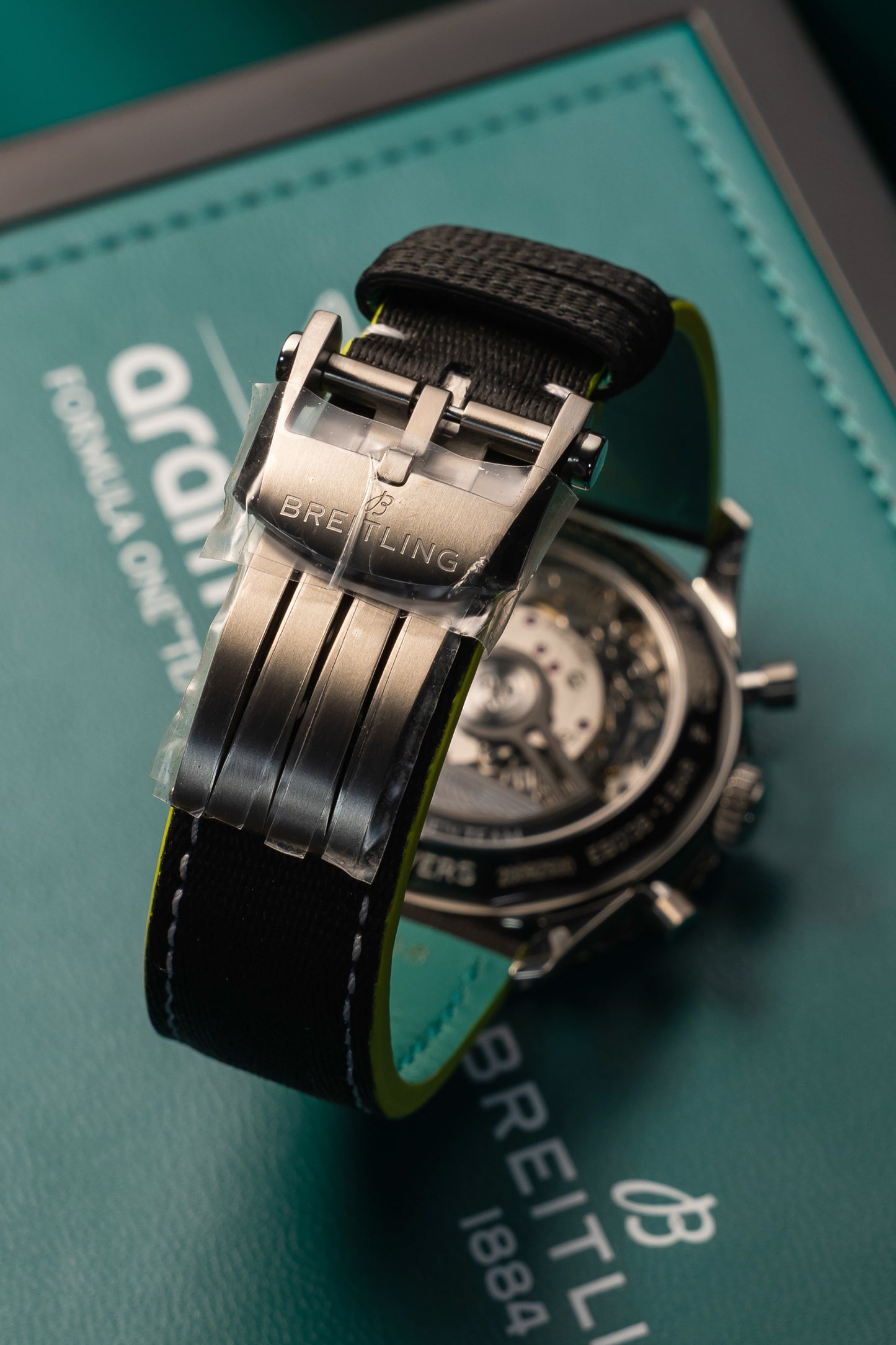Breitling Navitimer B01 Chronograph 43 Aston Martin ARAMCO FORMULA ONE™ TEAM