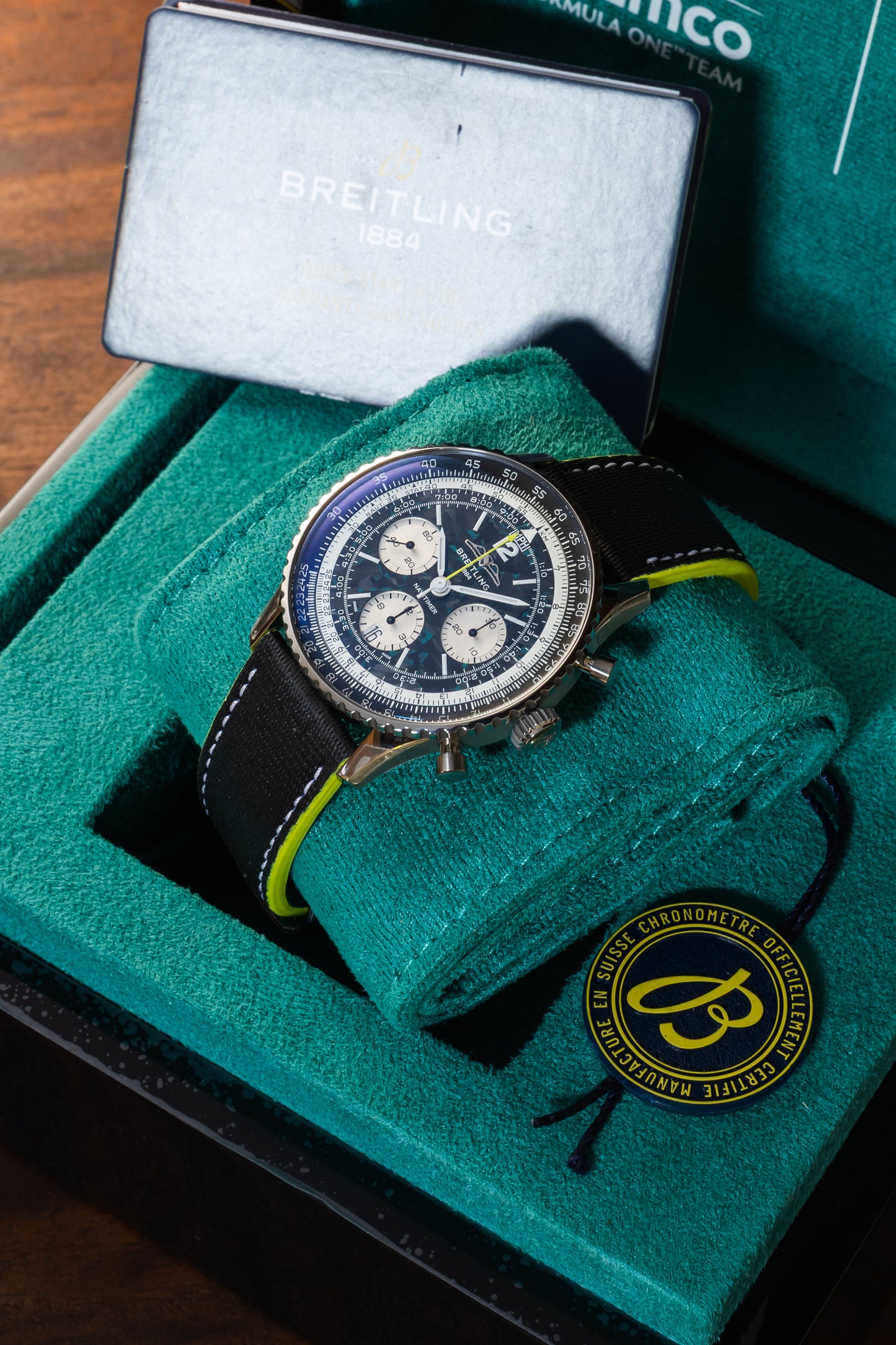 Breitling Navitimer B01 Chronograph 43 Aston Martin ARAMCO FORMULA ONE™ TEAM