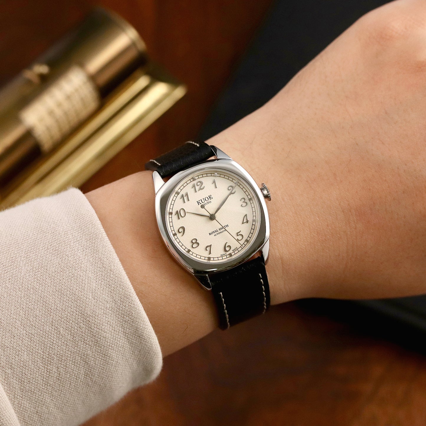 ROYAL SMITH 90-008 Silver case with silver indices dial