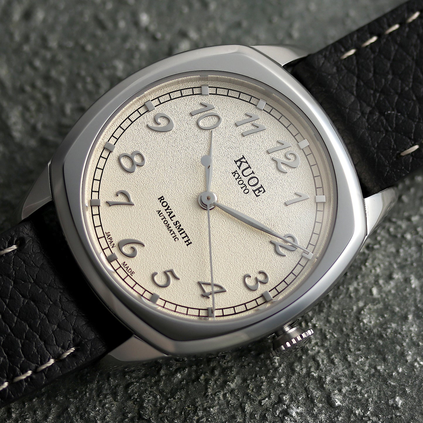 ROYAL SMITH 90-008 Silver case with silver indices dial