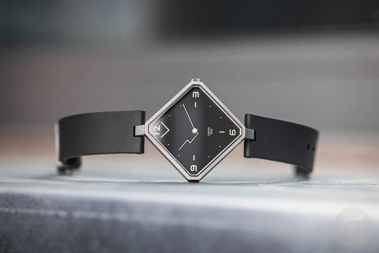 LEBOND Siza Black Edition