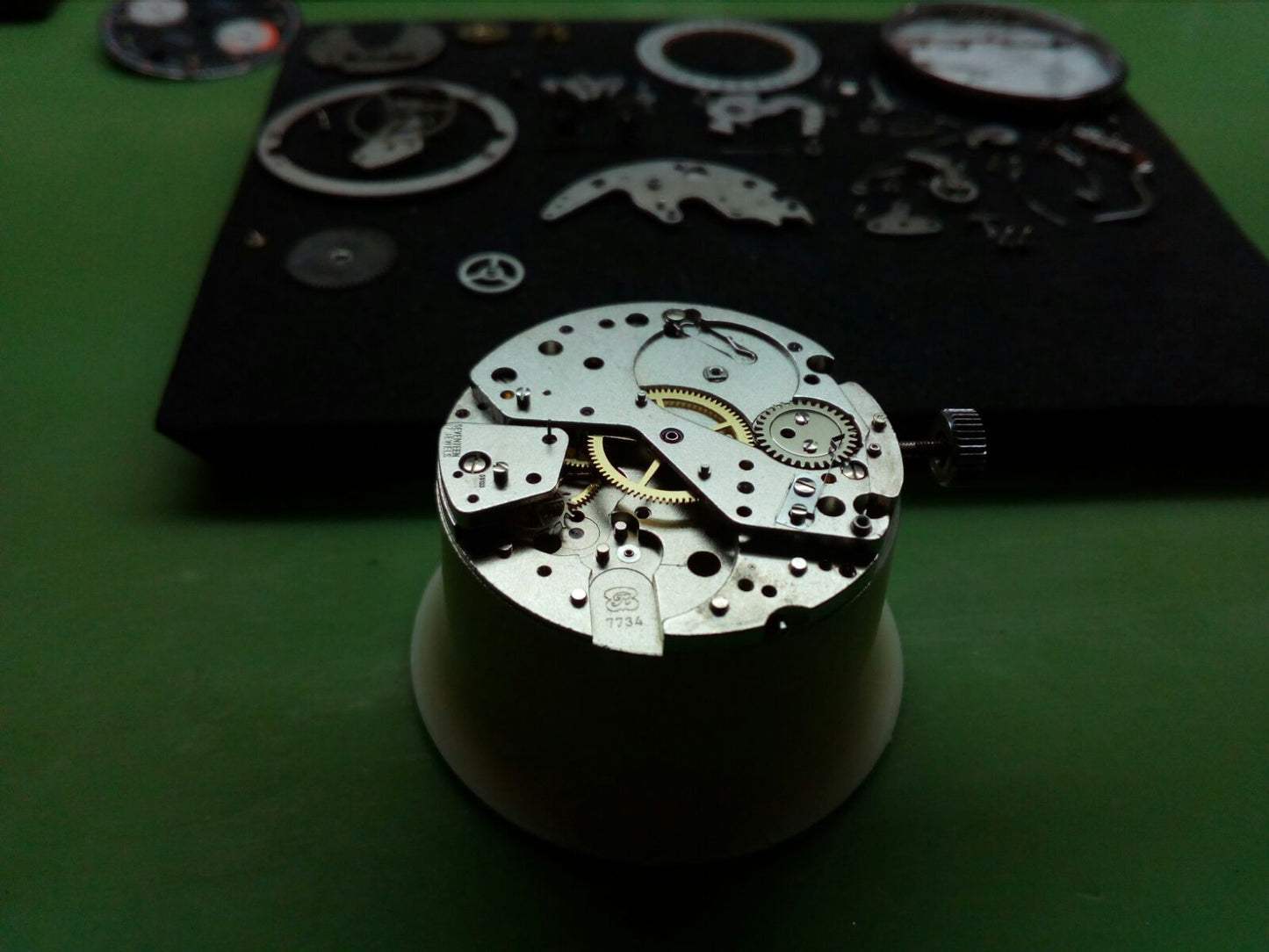Full movement service for chronographs